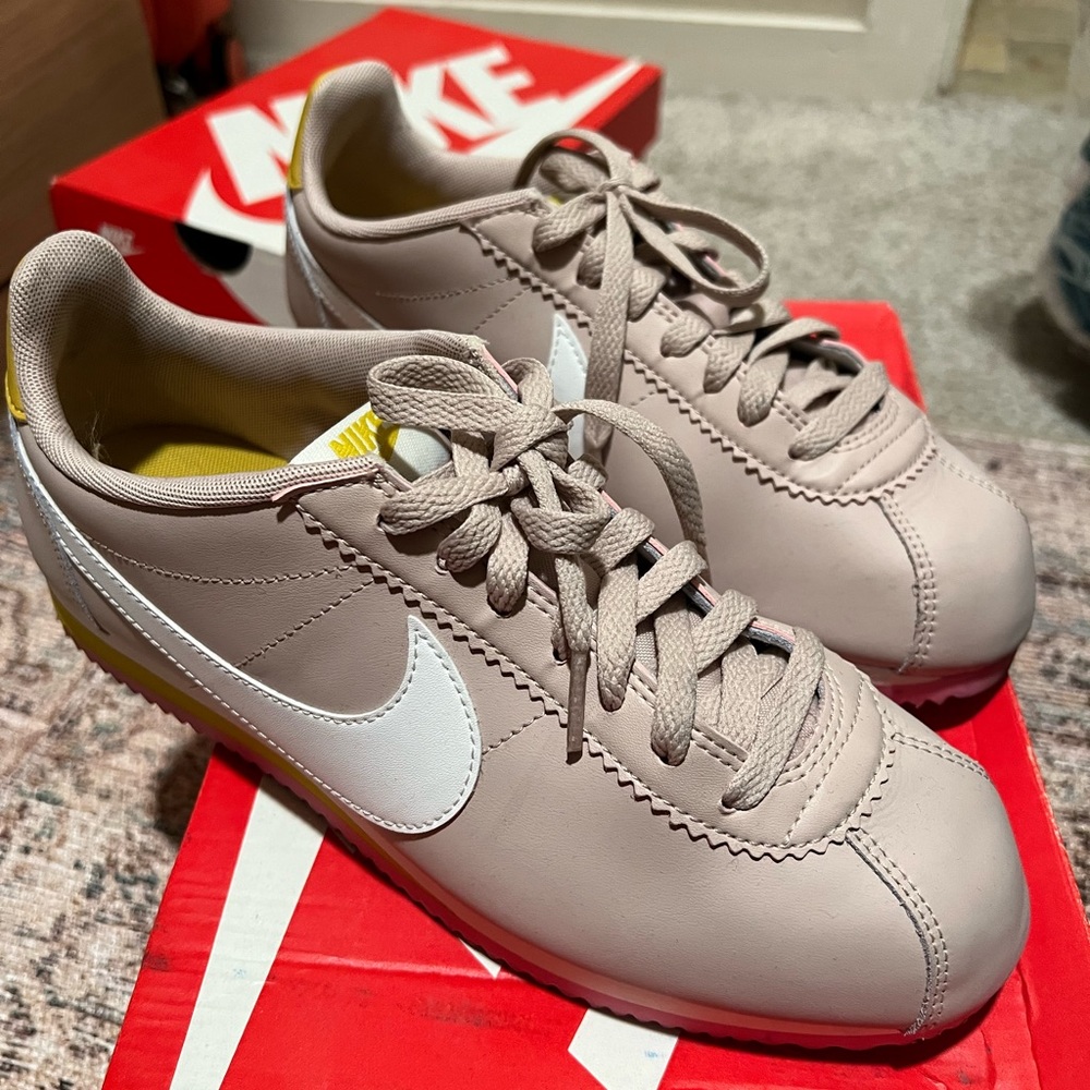 Nike Classic Cortez Size 8.5 (need to size up for the style)